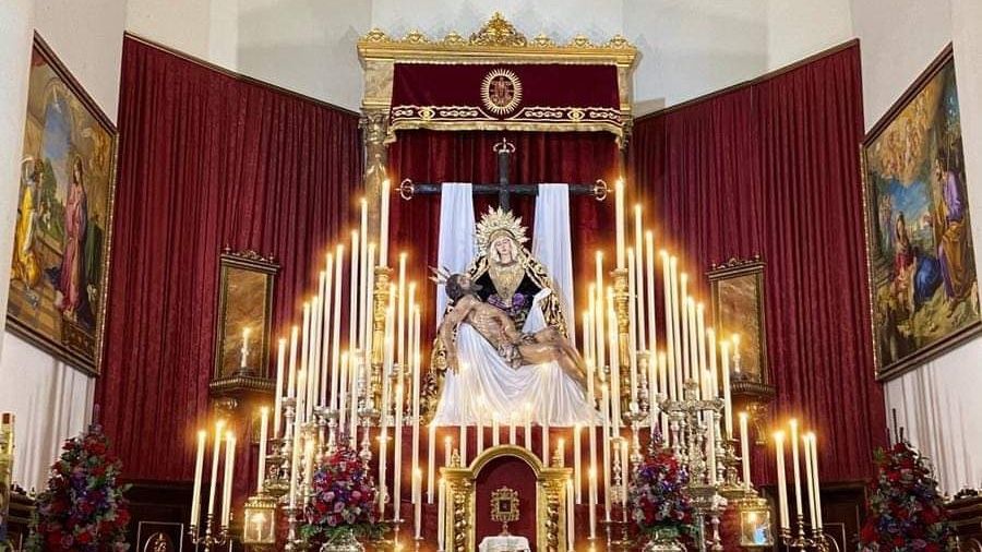 La calle Méndez Núñez, acotada, acogerá el Vía Crucis del Consejo de Hermandades