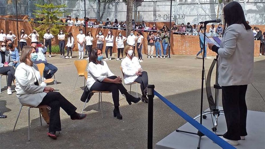 El IES La Orden recibe un premio por la difusión de la lengua y cultura francesas