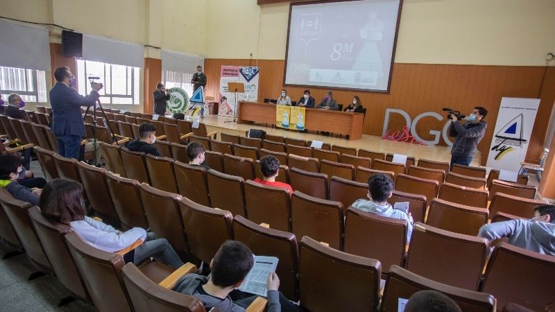 El alcalde destaca en el 8-M la valentía de Antonia Arrobas, “la joven que hace 150 años peleó para ser dueña de su futuro”