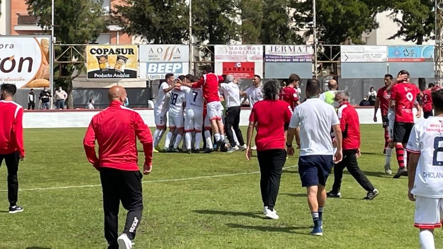 Revés en Chiclana para el Cartaya (3-1) y sólo es capaz de ganar el Isla (0-2)