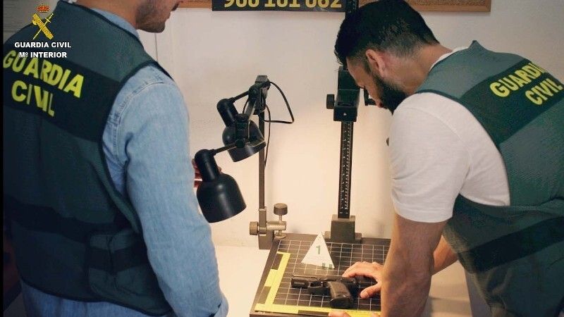 Cinco detenidos por atracar a un repartidor de pizza bajo amenaza de una pistola simulada