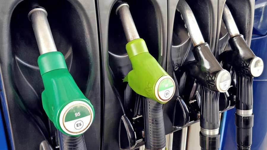 ¿Conoces este truco para encontrar la gasolinera más barata en Huelva?