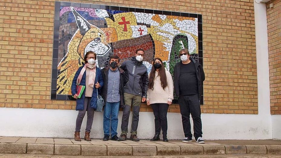 El IES Fuentepiña inaugura un azulejo gigante dedicado al patrimonio onubense