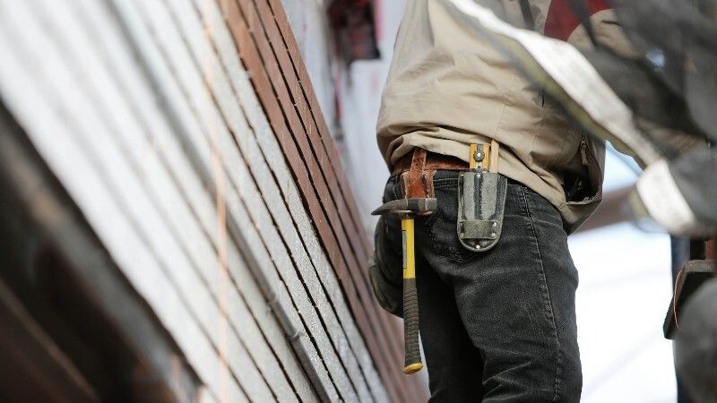 Necesitan a tres peones de la construcción para una obra en Galaroza