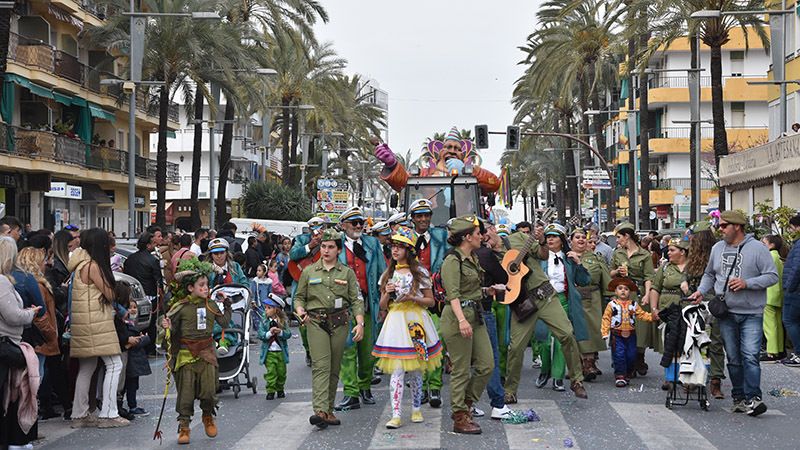 Cabalgata carnavalera en Punta Umbría