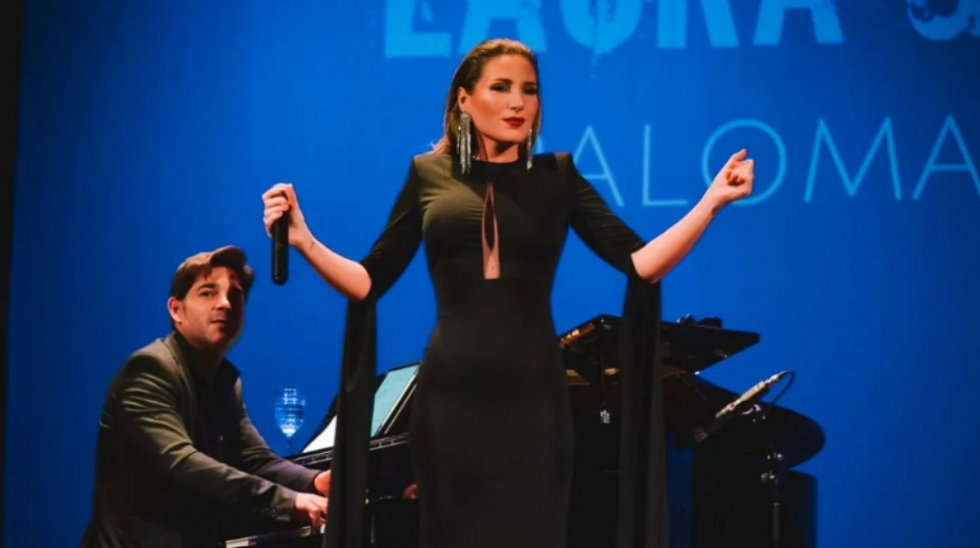 Laura Gallego actúa en el Teatro Municipal de Trigueros