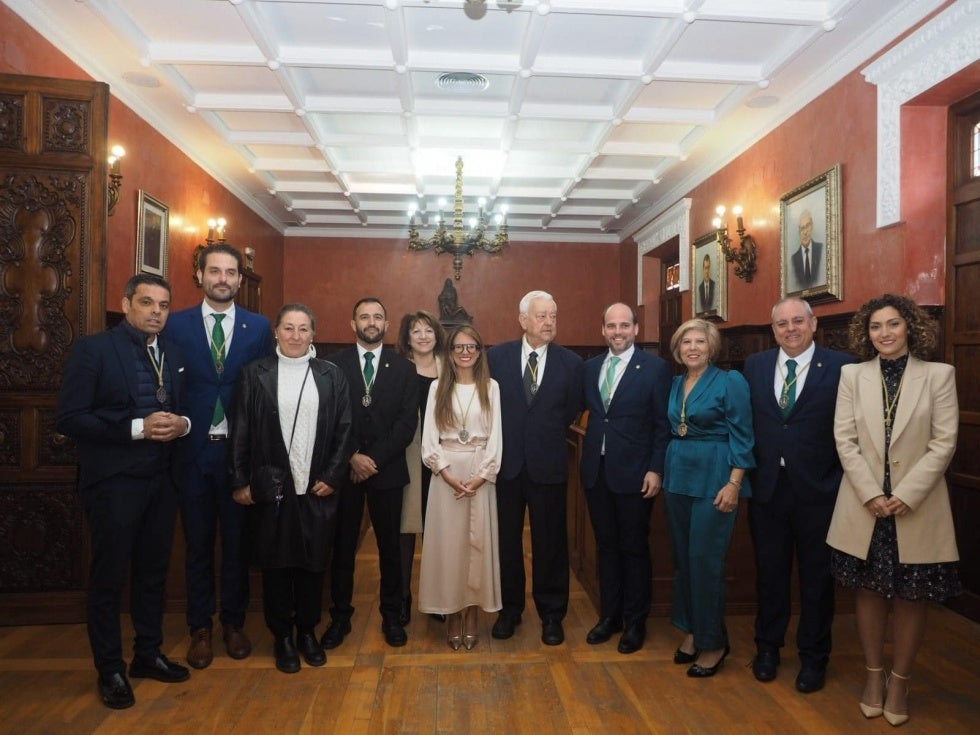 Rafael Pérez Castillo recibe la Medalla de la Ciudad en Ayamonte