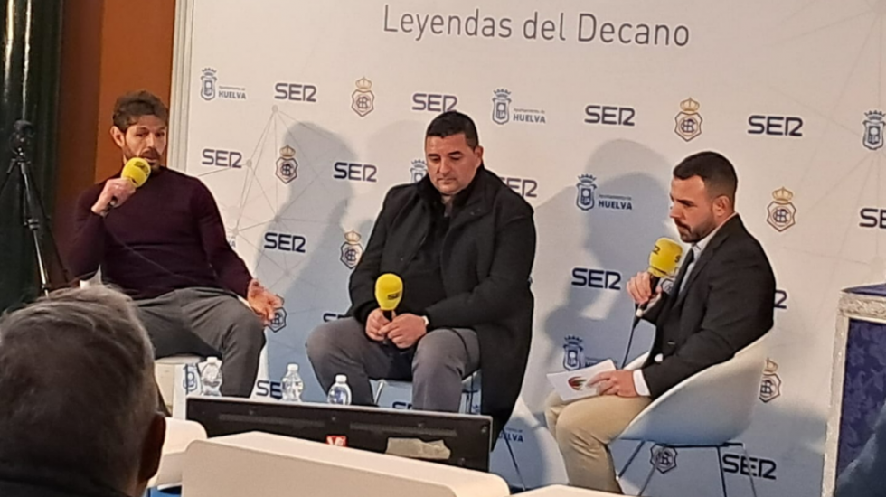Viqueira, eterno mago albiazul: 'Yo no me fui del Recre por dinero sino porque me engañaron'