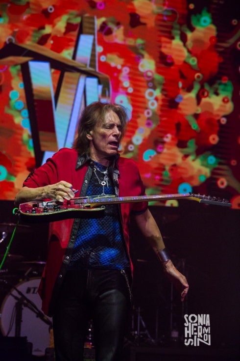 Steve Vai, maullido cósmico en Huelva