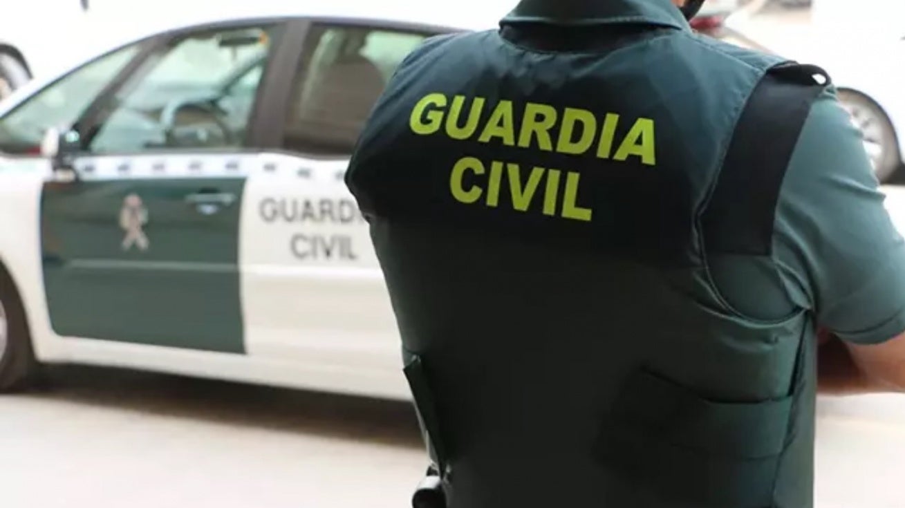 Detienen en Isla Cristina a una cuidadora de mayores que robaba dinero y objetos y hasta puso un coche a su nombre