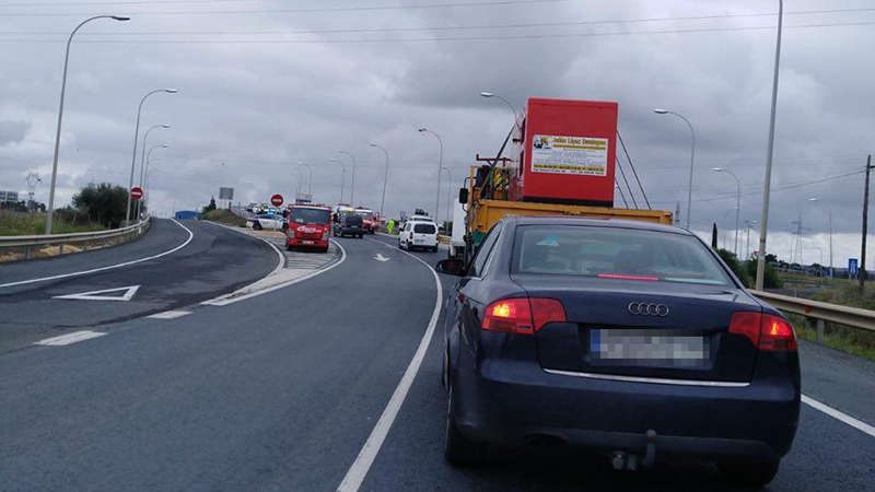 Tres heridos en un accidente en el cruce entre San Juan y La Ribera