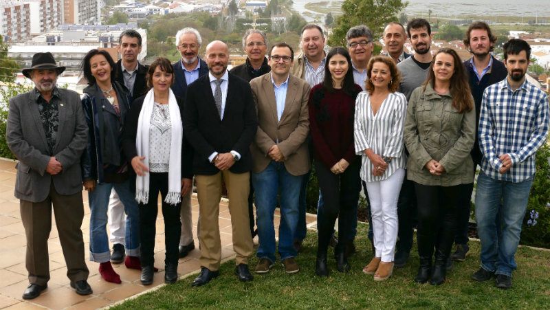 Mesa de la Ría presenta su lista con un grupo de personas 'potente' y  'dispuestas a transformar Huelva'