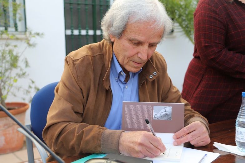 Luis Domingo Delgado homenajea en una obra al poeta moguereño Francisco Garfias