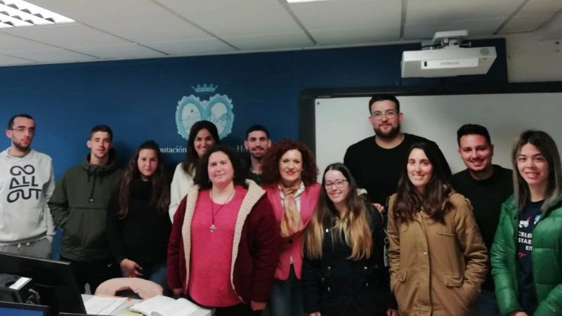 Diez jóvenes onubenses realizarán prácticas en los centros Carrefour de Huelva y Cartaya