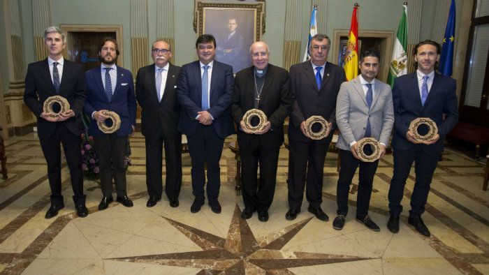 El alcalde agradece a los Premios Insigne que “Huelva crezca como Ciudad Cofrade”