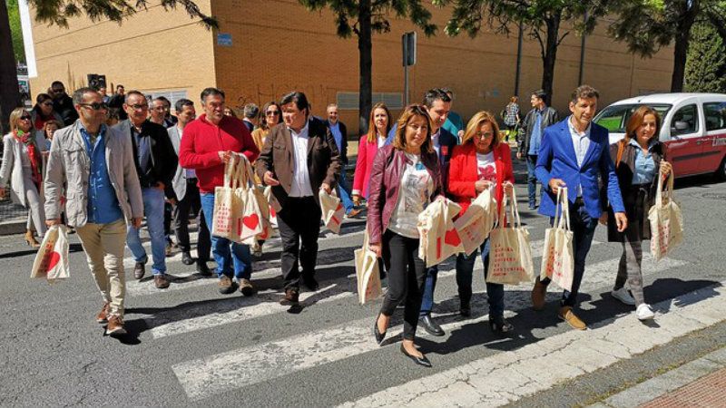 Susana Díaz pide ir masivamente a votar para no dejar el país 'en manos de una derecha egoísta e insolidaria'