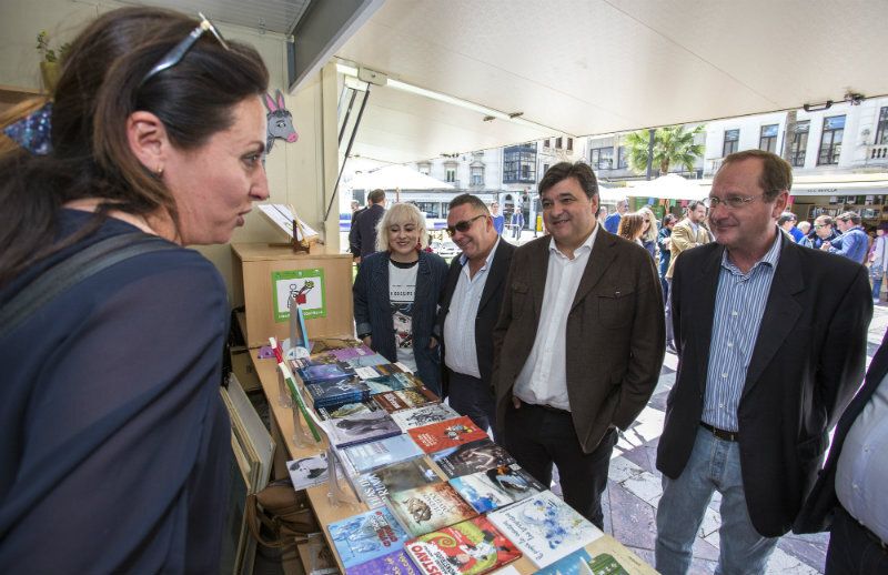 Arranca la XLV Feria del Libro de Huelva, que acogerá más de 60 actividades en la Plaza de las Monjas