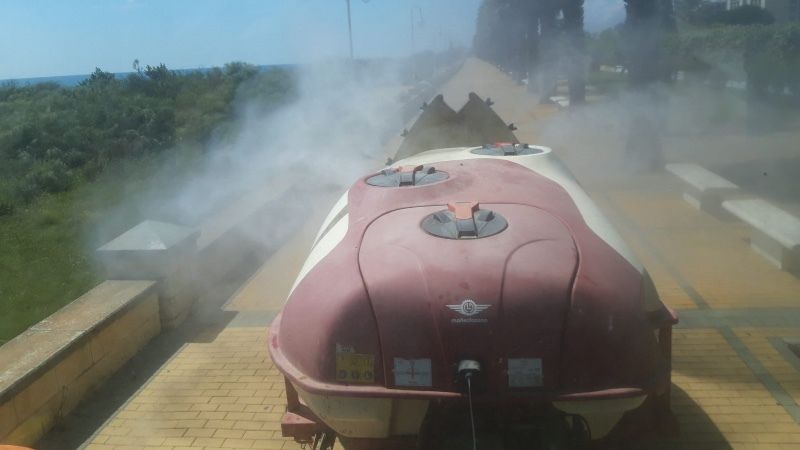 Islantilla incorpora una bomba de 3.500 litros con atomizador al tratamiento diario de desinfección