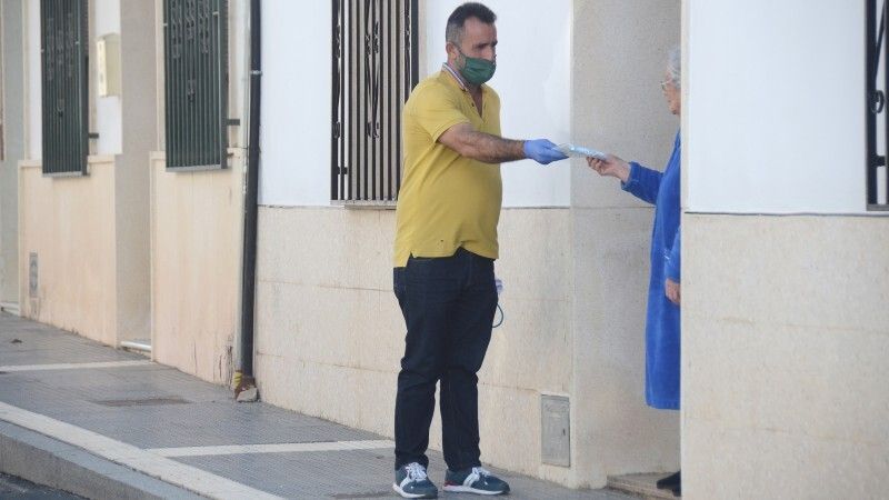 Los palermos reciben en sus casas 35.000 mascarillas de protección contra la Covid-19