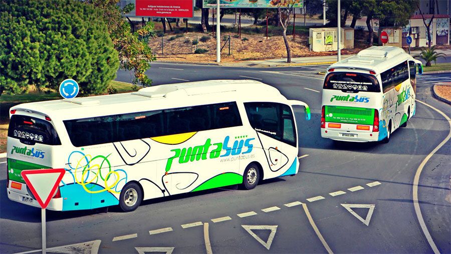Piden al Ayuntamiento de Punta que lleve en bus a los trabajadores agrícolas del municipio