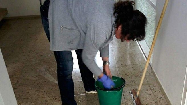 Una empresa busca limpiadores para los hoteles que están abiertos para atender a personal sanitario y transportistas