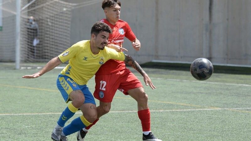Los triunfos del CD El Ejido y el Yeclano asfixian aún más al Recre