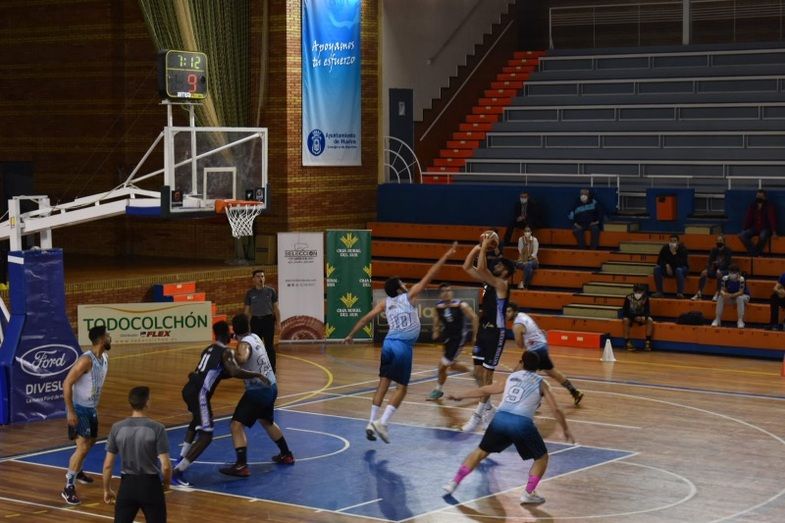 Un descomunal último cuarto hace campeón al Huelva Comercio (93-81)