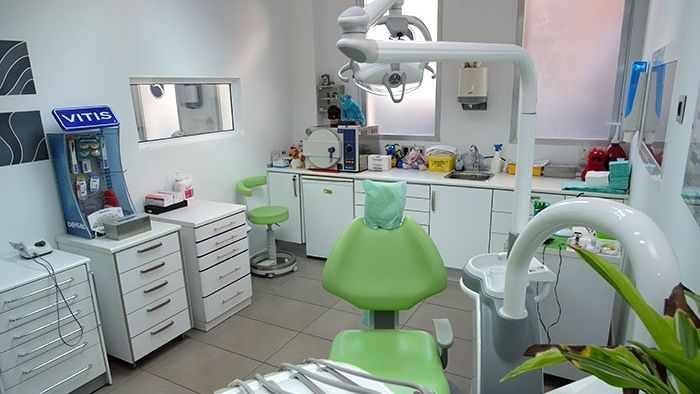 ¿Quieres una limpieza dental gratuita en Clínica Ragel?
