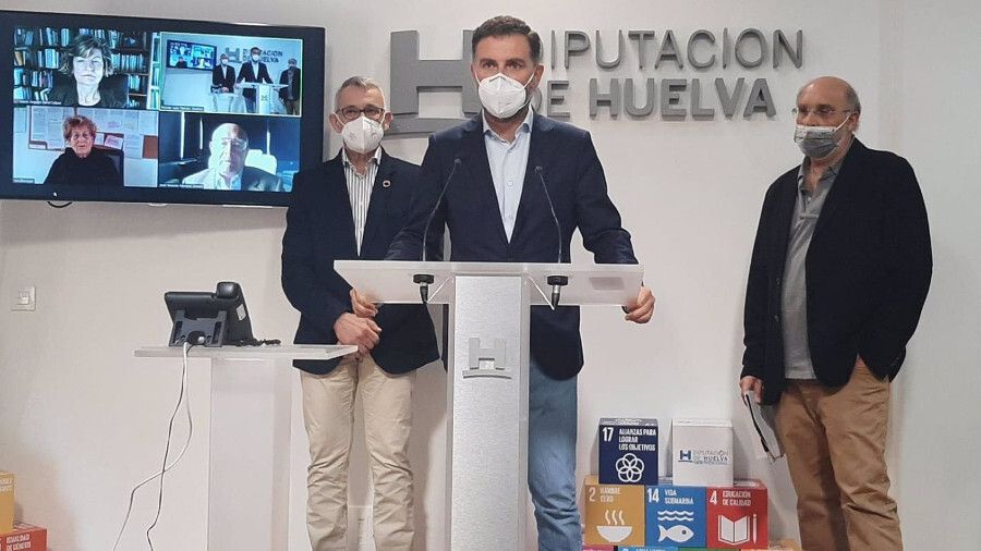 El escritor colombiano Daniel Mauricio Montoya gana XLI el Premio Iberoamericano de Poesía Juan Ramón Jiménez