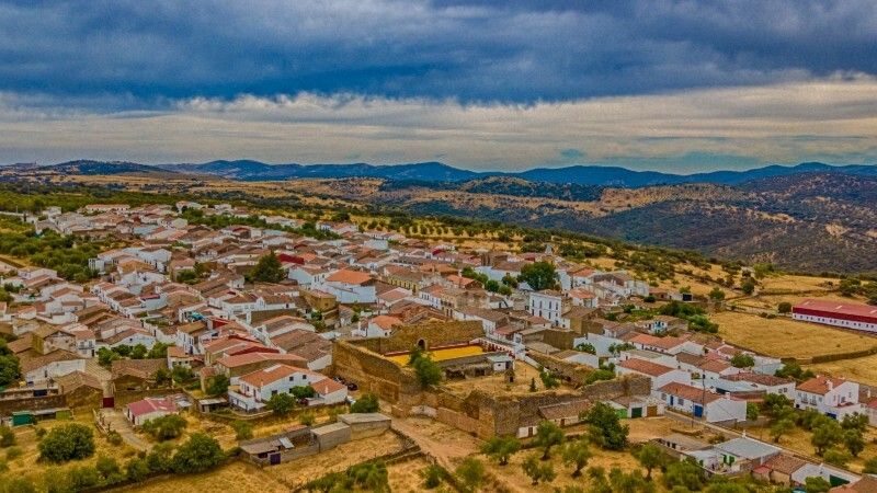 Cumbres de San Bartolomé, Cumbres Mayores y Santa Olalla cierran sus instalaciones municipales
