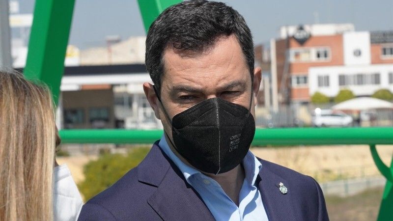 Juanma Moreno ya habla de cuarta ola y avisa de que 'quedan unos dos meses y medio complicados'