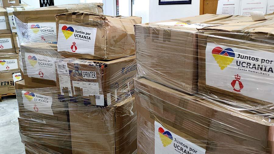 Emigrantes parte a Polonia para llevar material y volver con tres familias ucranianas