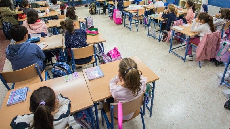 Las mascarillas también desaparecerían del interior de las aulas a la vuelta de Semana Santa