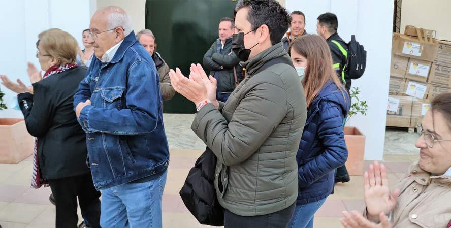 Emigrantes parte a Polonia para llevar material y volver con tres familias ucranianas