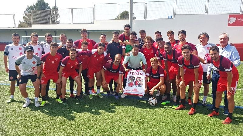 El CD Ibiza homenajea al albiazul Cristian Terán