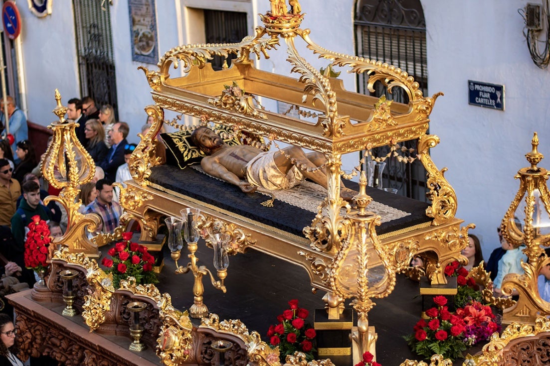 Pasión y Muerte de Viernes Santo a la espera de la Resurrección