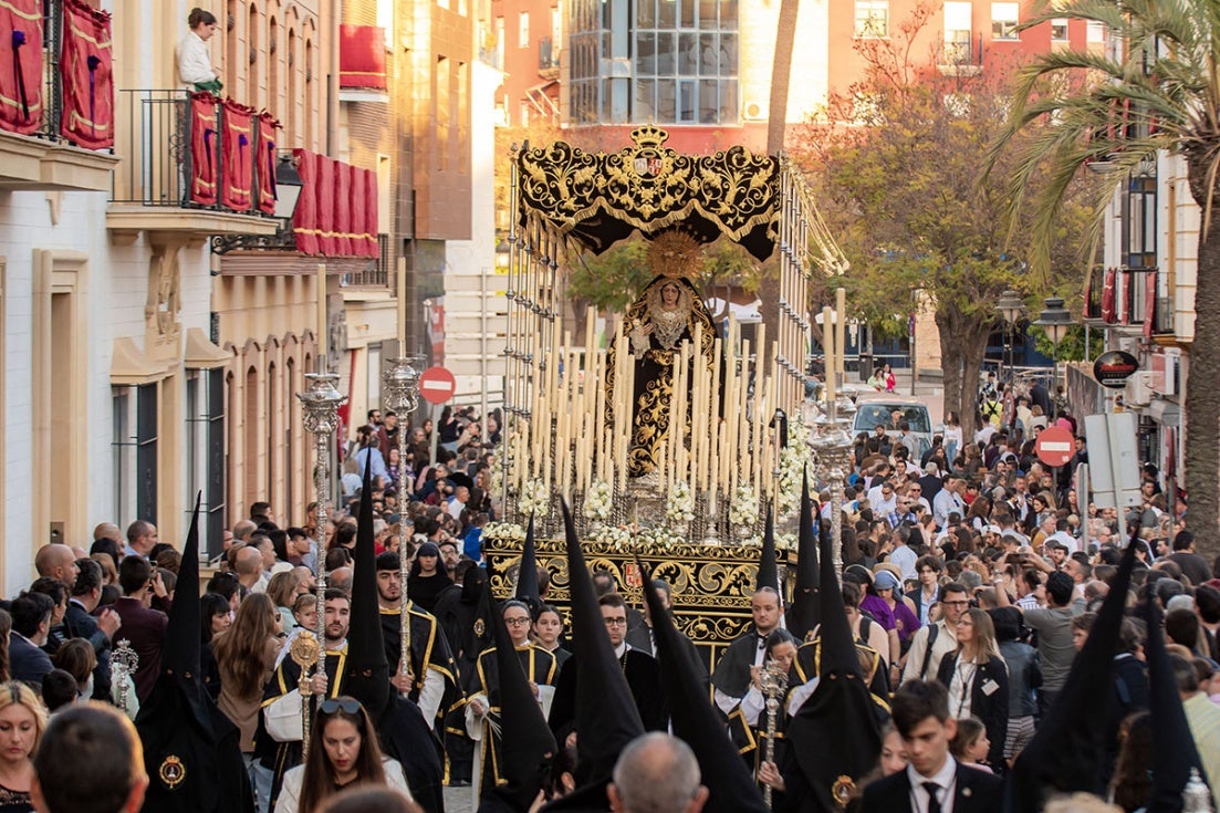 Pasión y Muerte de Viernes Santo a la espera de la Resurrección