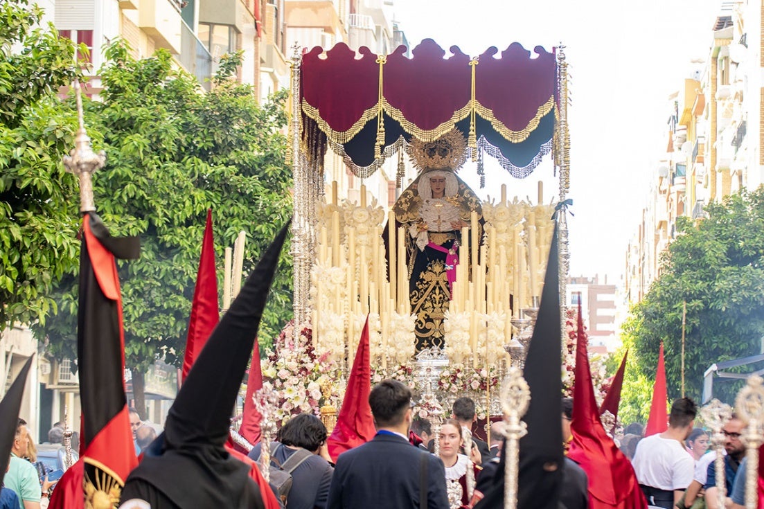 Pasión y Muerte de Viernes Santo a la espera de la Resurrección