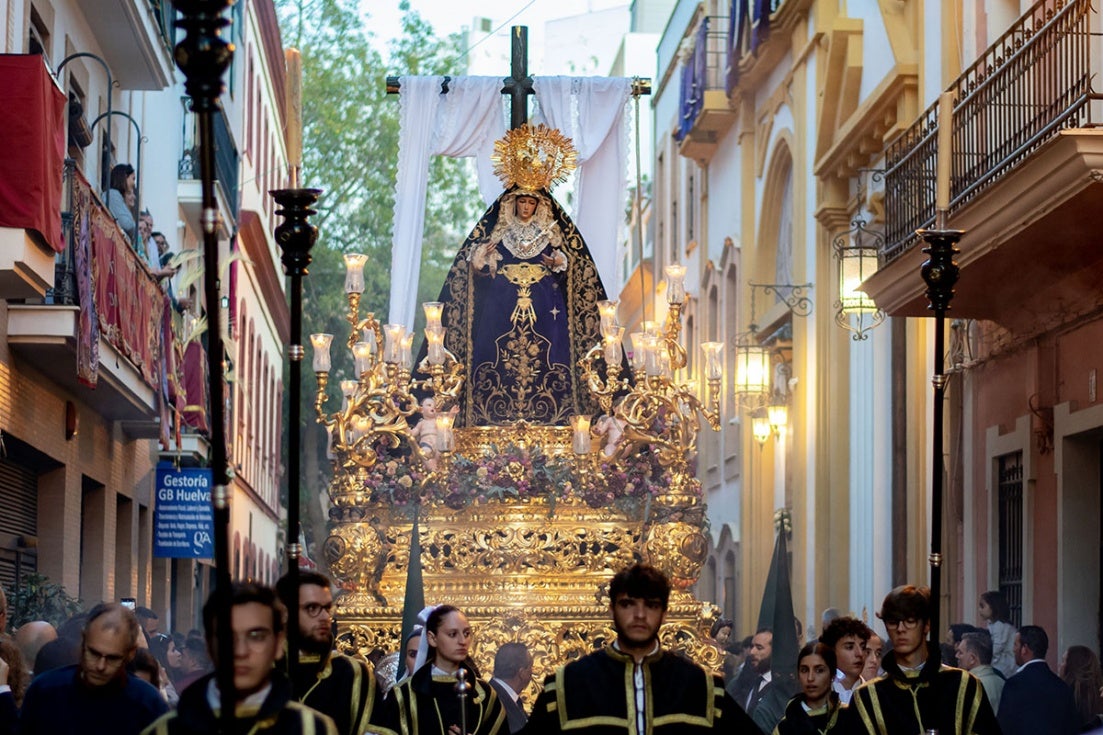 Pasión y Muerte de Viernes Santo a la espera de la Resurrección