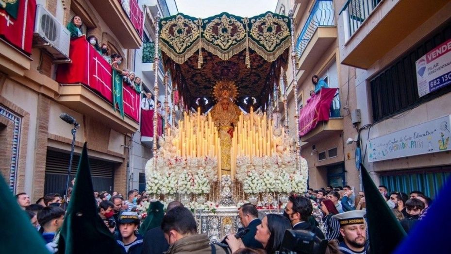 Miércoles Santo en Huelva: Majestuosa Esperanza y Expiración