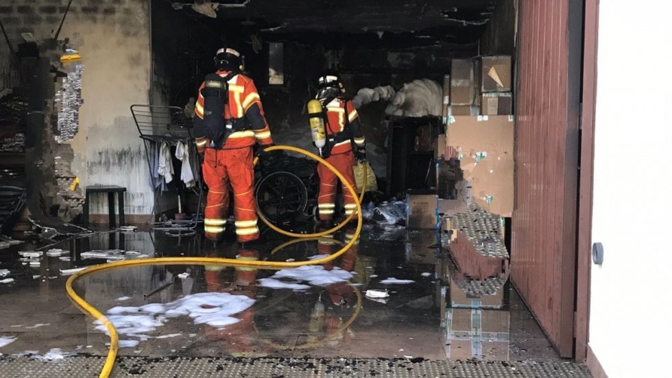 Sofocan un incendio en una vivienda de Matalascañas que se extendió desde el garaje a tres plantas