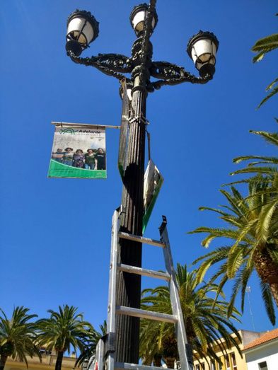Denuncian actos vandálicos en los carteles electorales de Adelante Ayamonte