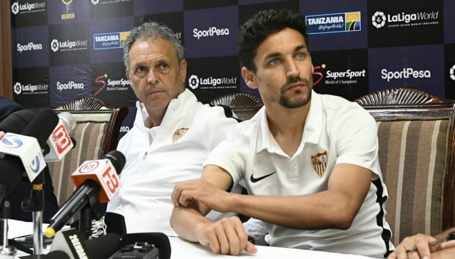 Caparrós deja de ser el entrenador del Sevilla y Luci el del Sevilla Atlético