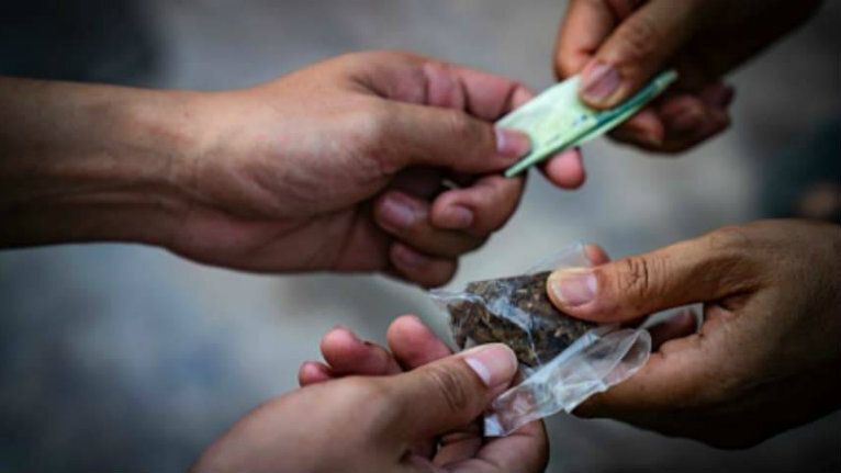 A la espera de juicio tras ser pillado 'in fraganti' en Punta Umbría vendiendo cocaína en la calle