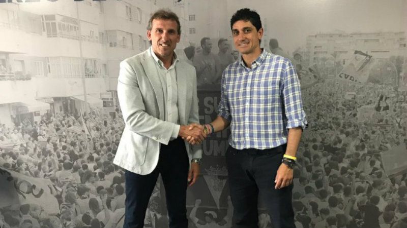 El Cádiz renueva por dos años a Pavón antes de jugar el 'play-off' de ascenso a Segunda B