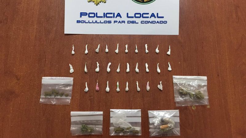 Arrestan en Bollullos a un hombre con 28 'papelinas' de cocaína y heroína