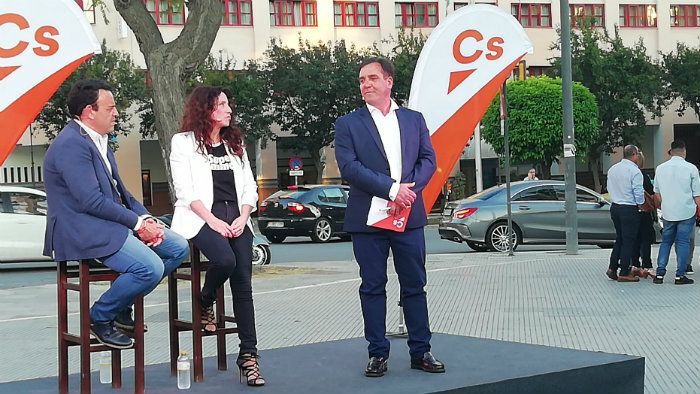 Néstor Santos (Cs) presenta a su lista como 'la única alternativa posible al PSOE en la capital'