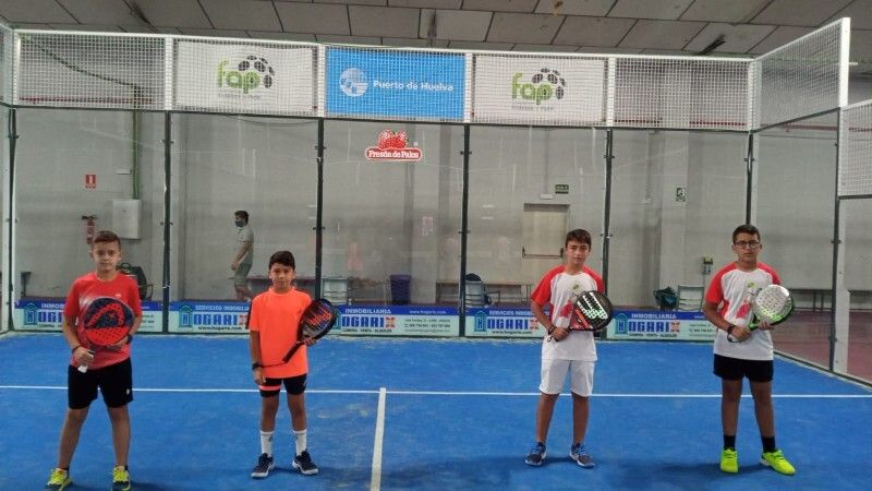 La cantera del pádel onubense se cita en el 'Torneo de Menores 2000 Puerto de Huelva'