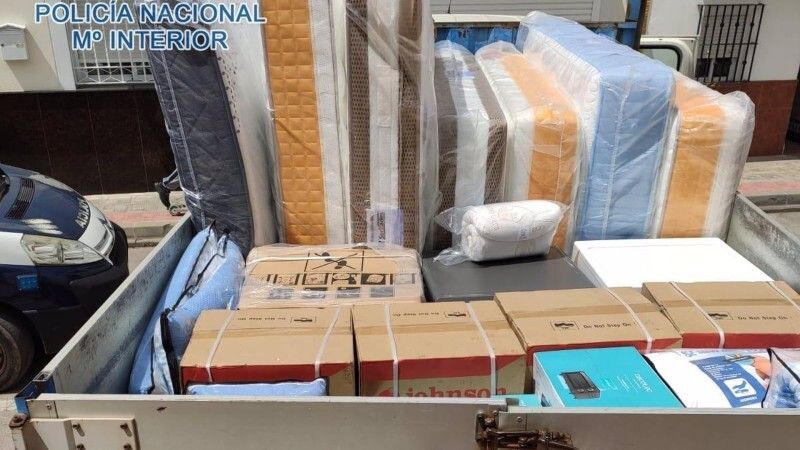 Detienen a cuatro personas por el robo de electrodomésticos en una nave de Nerva