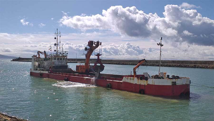 La Junta invertirá 1,8 millones de euros en el dragado del canal del puerto de Isla Cristina